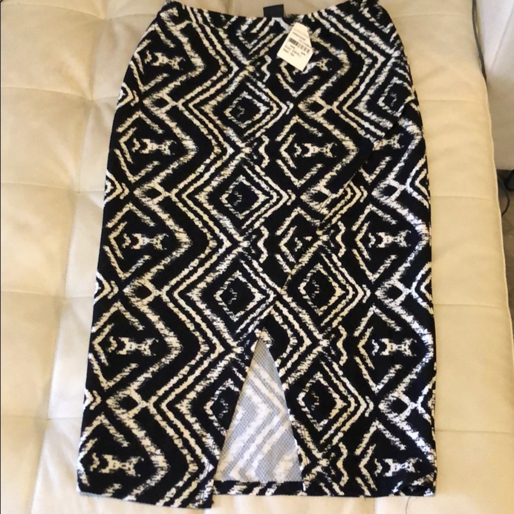 Black and white pencil skirt